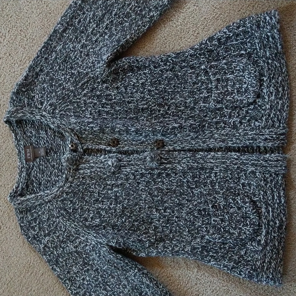 Beautiful, classy sweater olive green